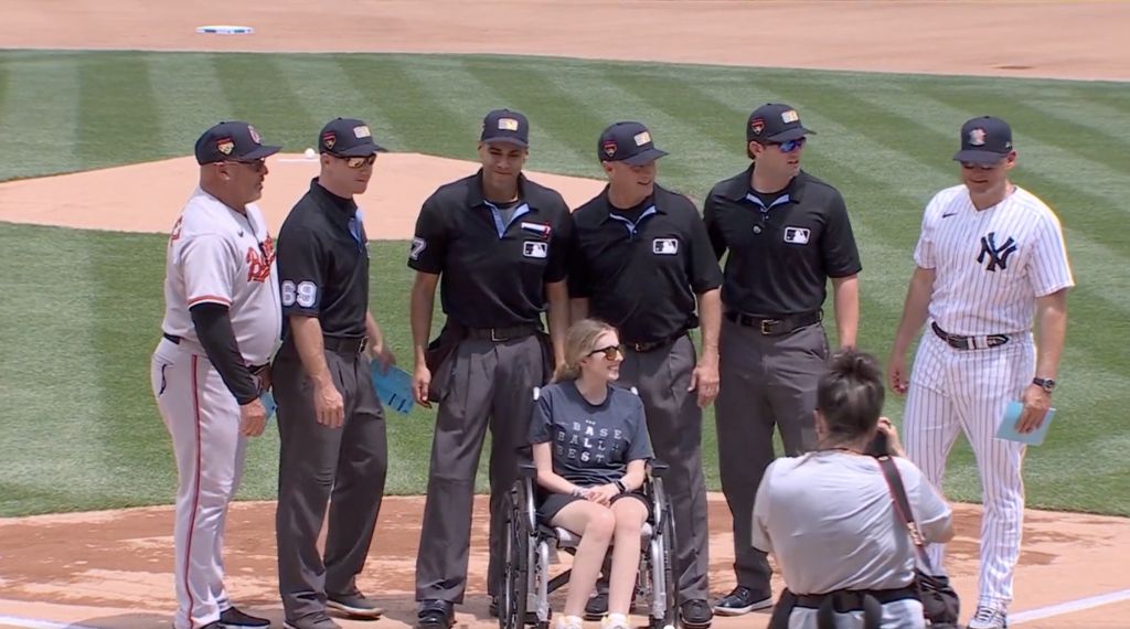 Tributes pour in after New York Yankees honor MLB's Sarah Langs