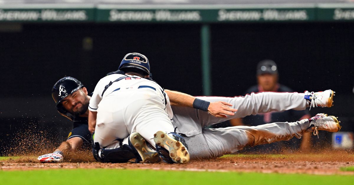 Despite rallies, Braves’ win streak snapped at nine with 6-5, extra-inning loss