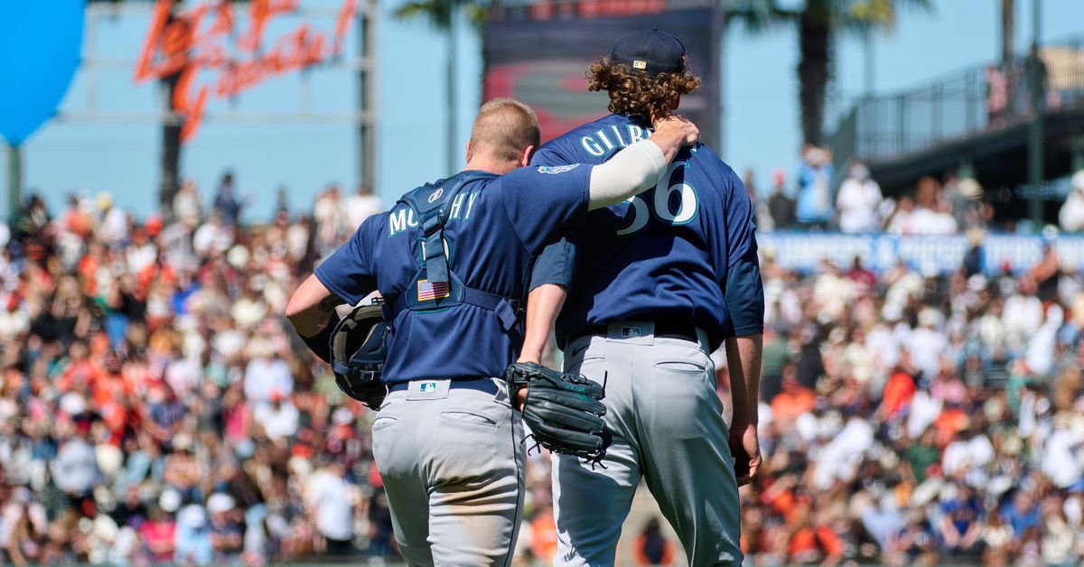 Mariners celebrate Julio 4th with 6-0 win in a complete game in all aspects