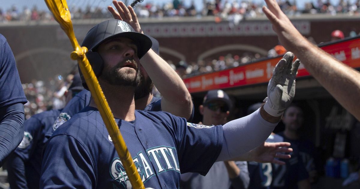 Logan Gilbert throws a gem, Mike Ford goes deep as Mariners win 4th in a row