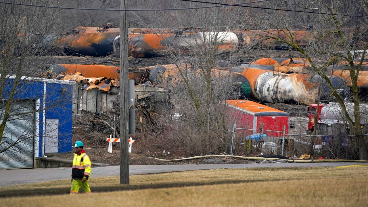 Norfolk Southern suing companies over cleanup costs