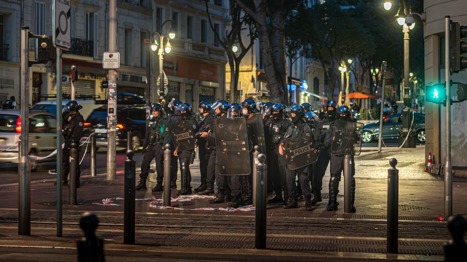 Emeutes à Marseille : ce que l'on sait de la mort d'un homme de 27 ans après un "probable" tir "de type flash-ball"