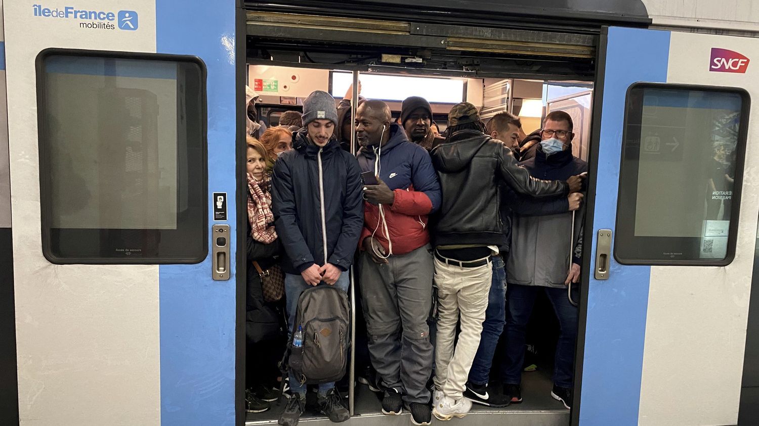 Grève contre la réforme des retraites : les usagers des RER et Transilien en Île-de-France pourront demander un dédommagement à partir d'aujourd'hui