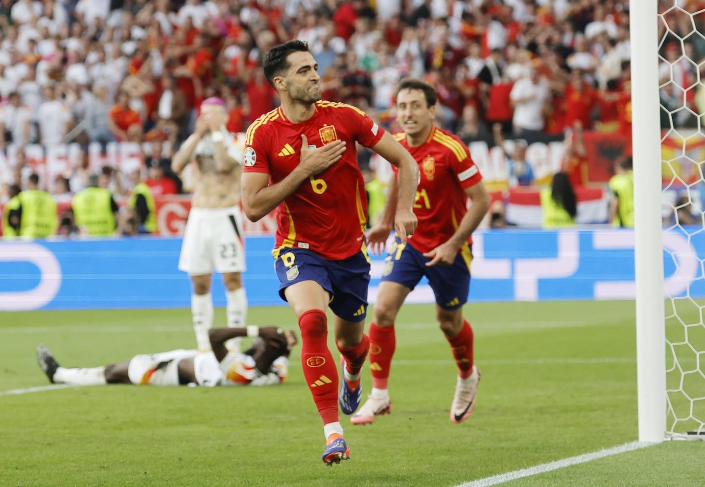 Last-minute Spanish goal ousts host Germany in dramatic Euro 2024 finish