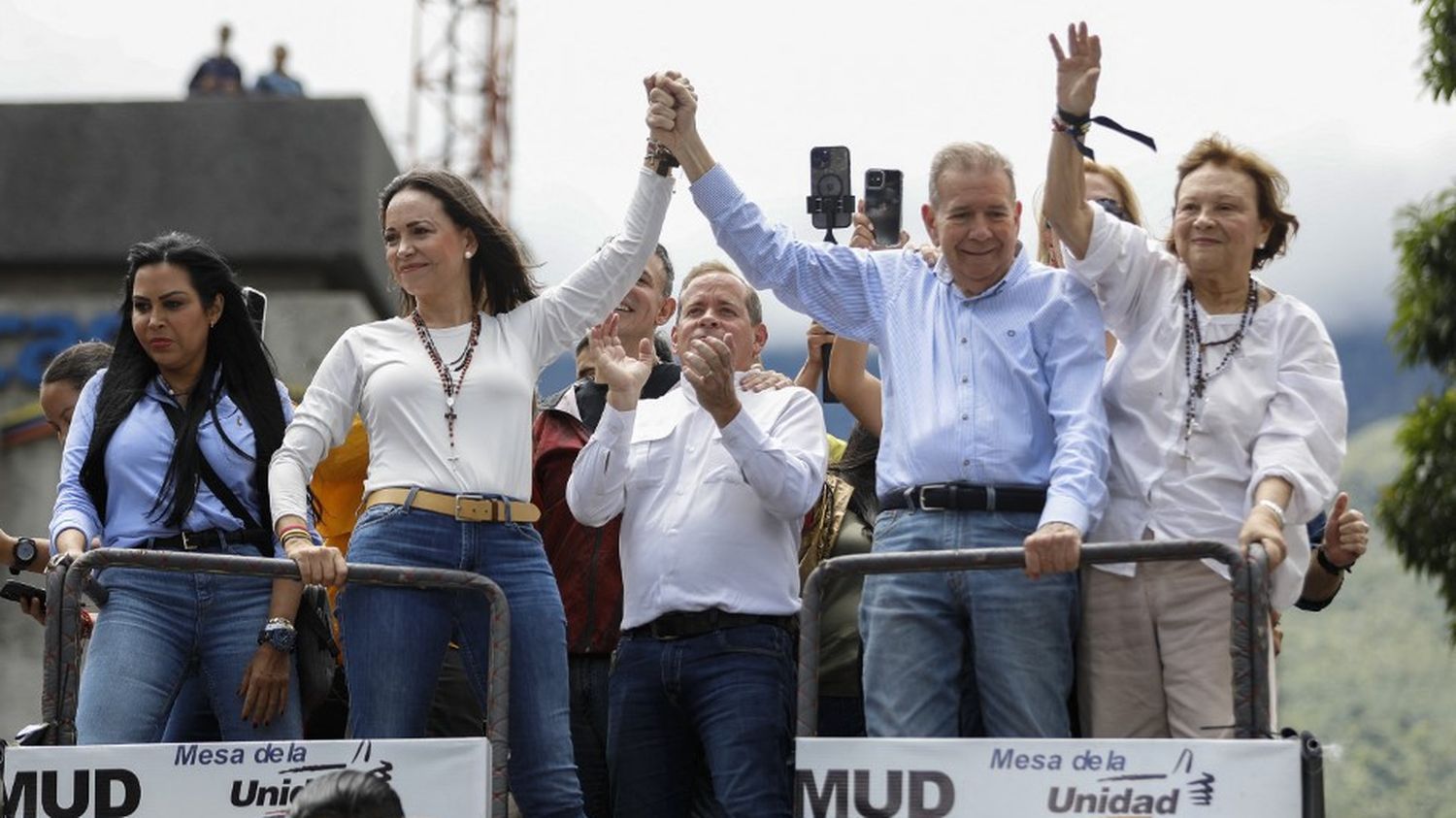 Présidentielle au Venezuela : l'opposition appelle l'armée à se ranger "du côté du peuple"