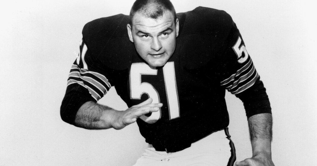 Dick Butkus, Fearsome Hall of Fame Linebacker, Is Dead at 80