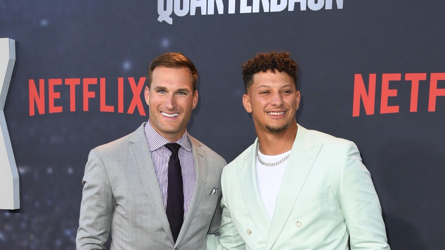 Patrick Mahomes, Kirk Cousins cross paths for the first time ever