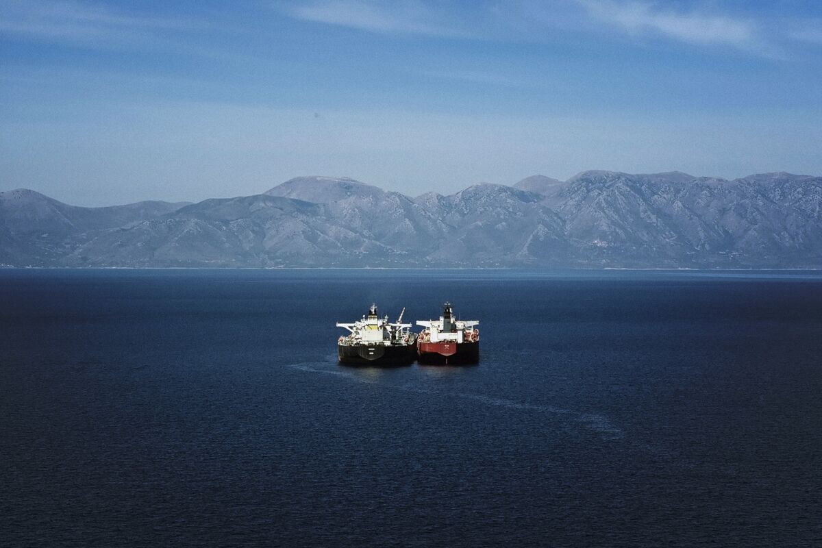 How Russia Punched an $11 Billion Hole in the West’s Oil Sanctions