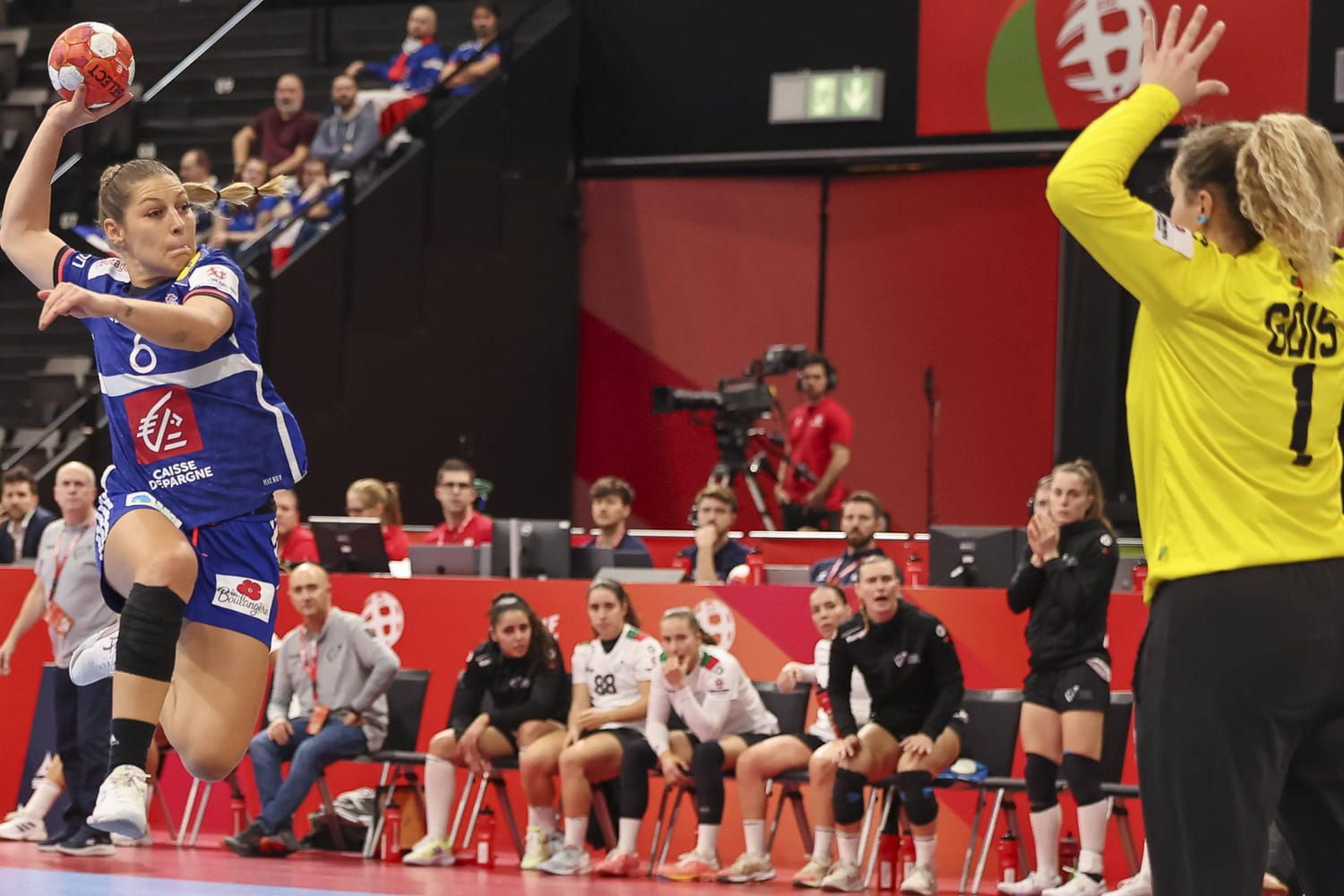 HANDBALL. France - Roumanie : un premier acte maîtrisé, le direct