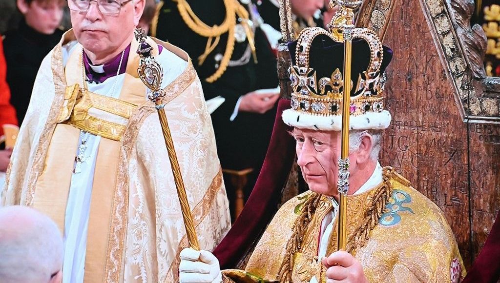 DIRECT VIDÉO - Charles III : le roi officiellement couronné, suivez la cérémonie à l'abbaye de Westminster