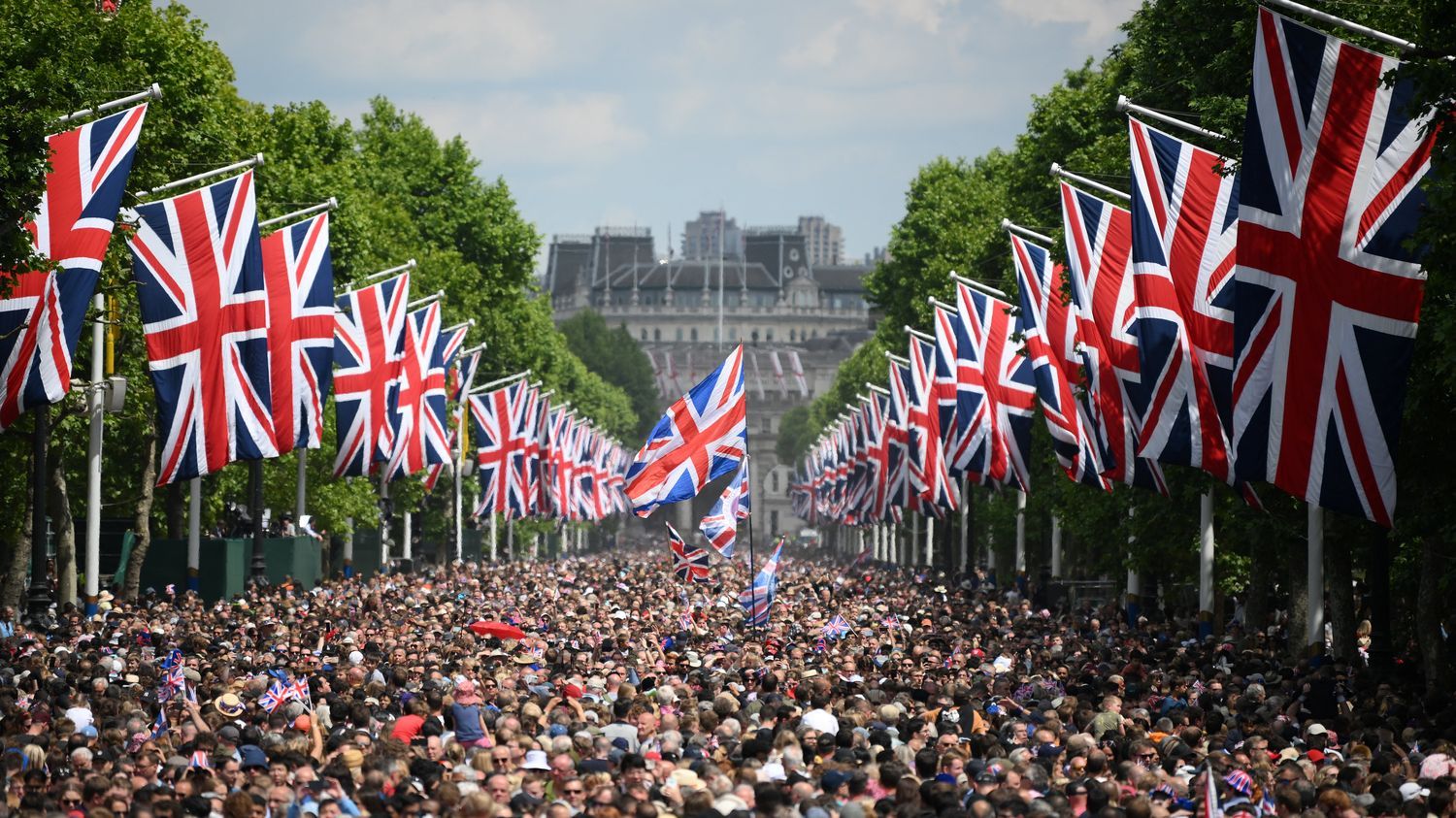 visualisez le coût des événements royaux britanniques depuis la montée sur le trône d'Elizabeth II