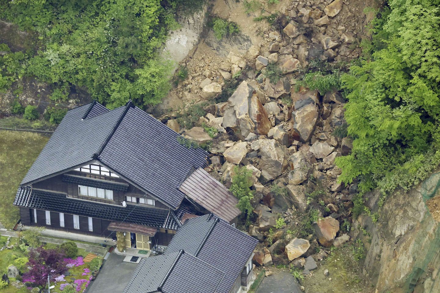 Japon : un puissant séisme fait au moins un mort et 29 blessés dans le centre du pays