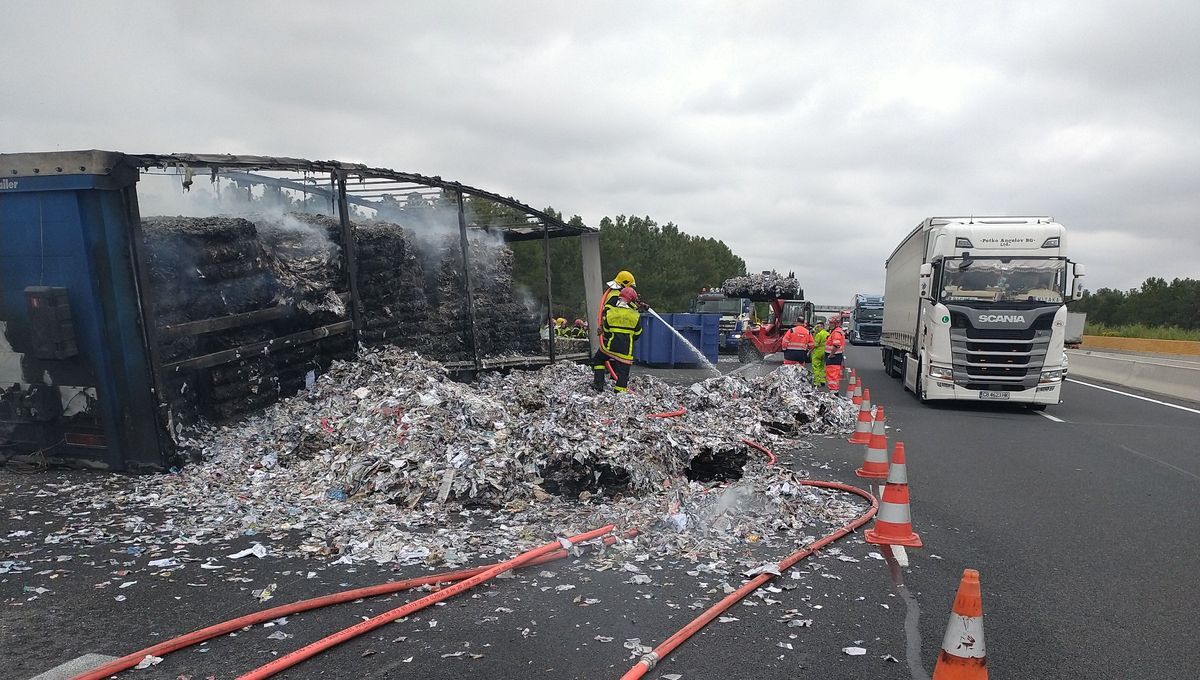 Une remorque de camion en feu a perturbé toute la journée le trafic sur l'A9 de Perpignan à Pollestres