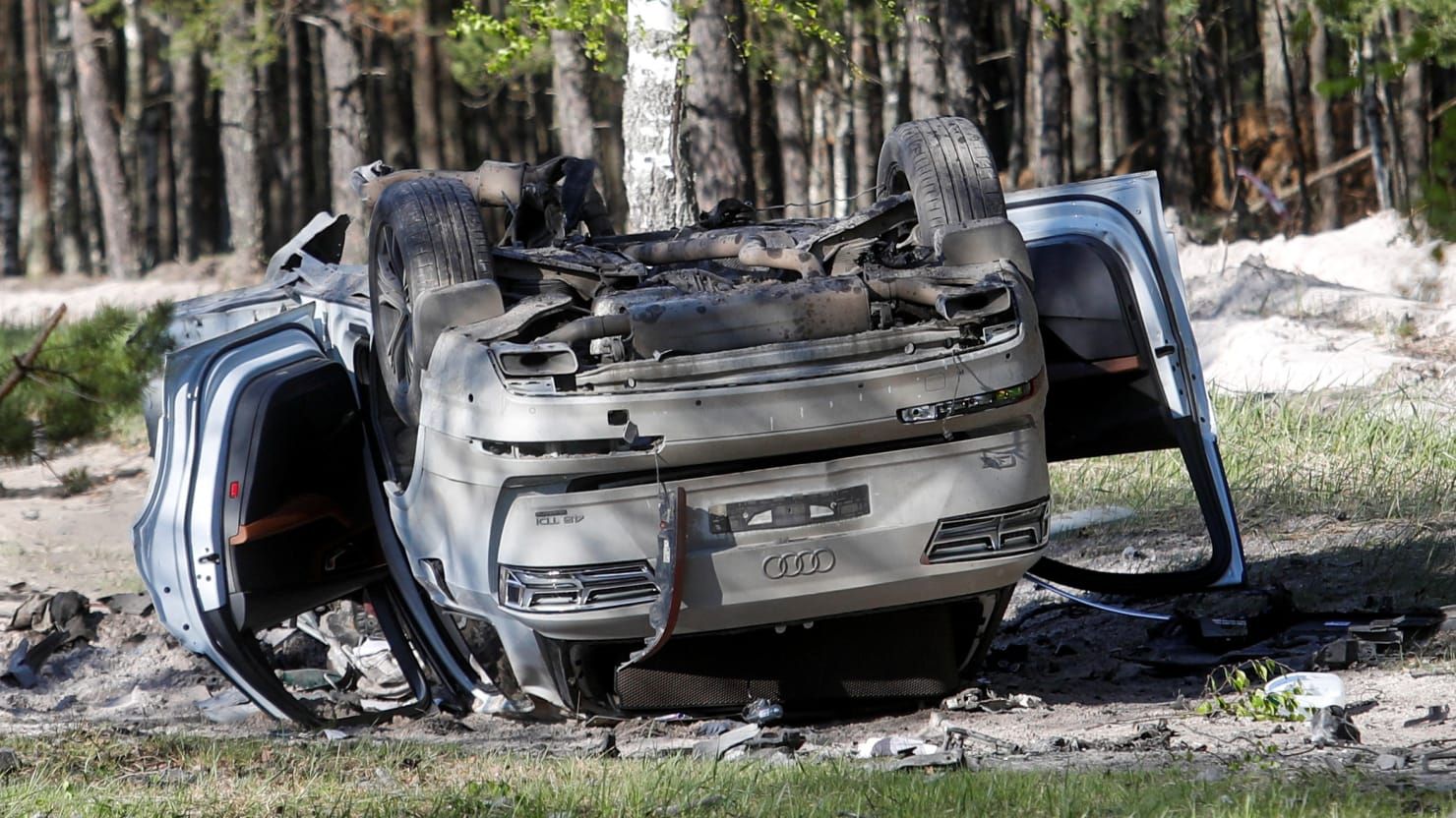 Pro-Kremlin Writer Zakhar Prilepin Injured in Deadly Car Bombing