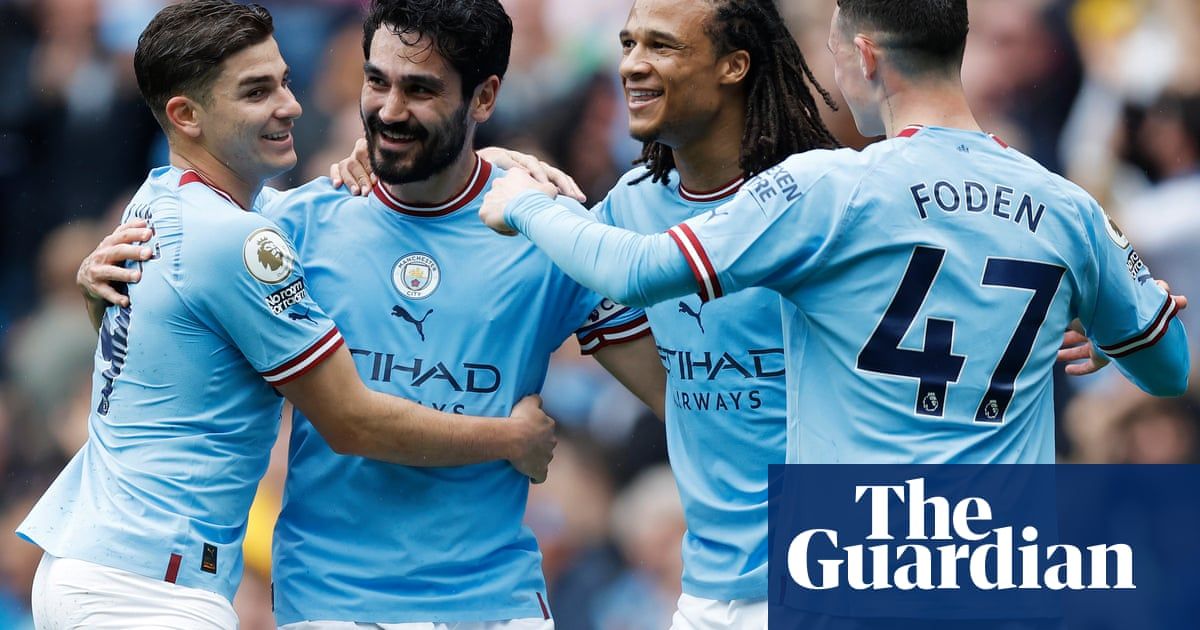 Manchester City stretch lead at top despite late scare by Allardyce’s Leeds