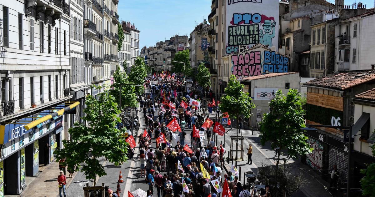 Manifestation à Marseille "de toutes les colères" car "tout est lié", en présence de Jean-Luc Mélenchon