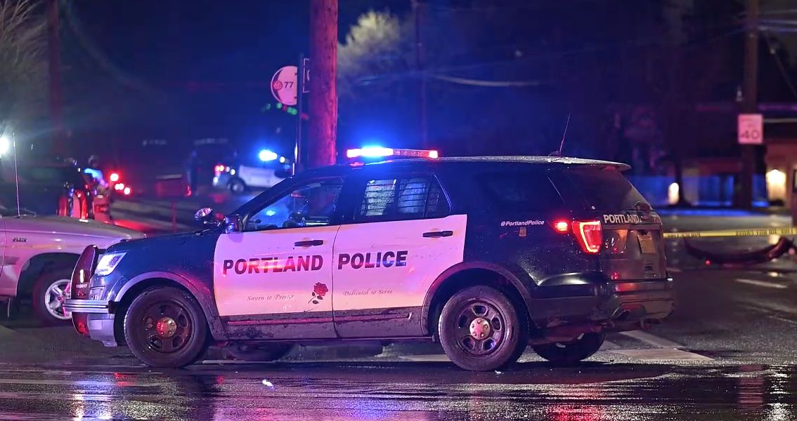 SW Portland shooting puts 2 in hospital, no suspects found