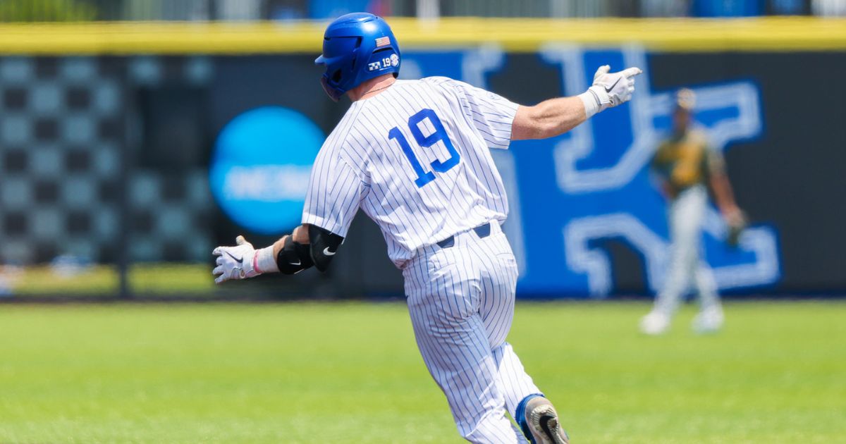 Kentucky advances to second-ever Super Regional with 4-2 win over Indiana