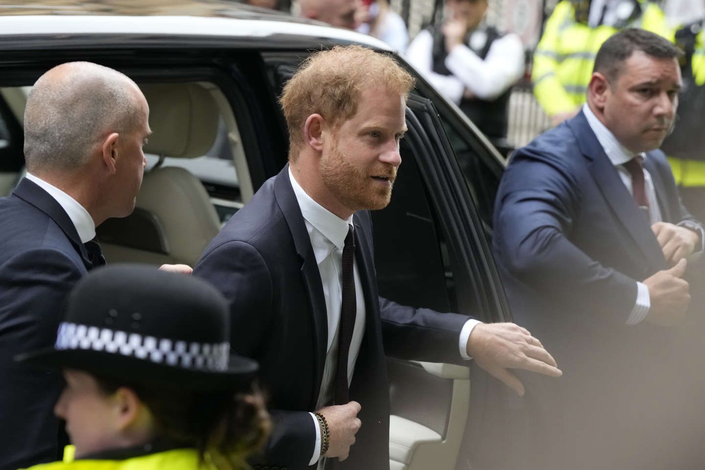 Le prince Harry témoigne devant un tribunal londonien, une première pour un membre de la famille royale en plus d’un siècle