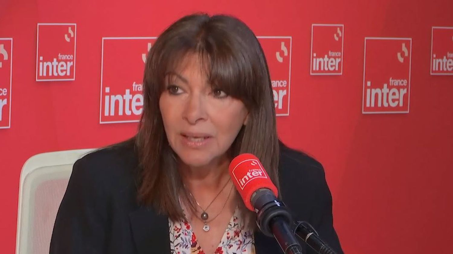 Réforme des retraites : "On est en train d'assister à la fin de la démocratie parlementaire", s'indigne Anne Hidalgo, maire socialiste de Paris