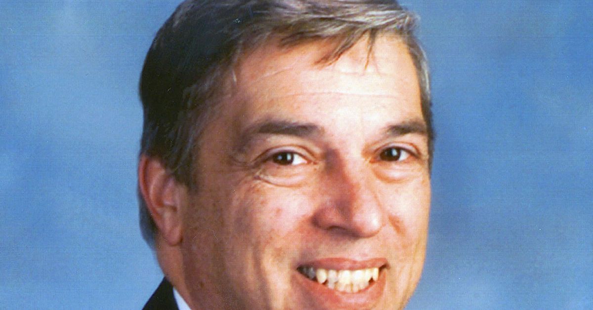 Robert Hanssen, FBI agent who spied for Russia, found dead in prison