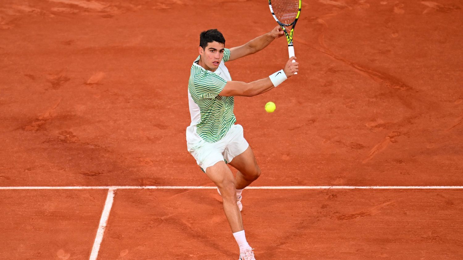 Carlos Alcaraz tout proche de la victoire face à Stefanos Tsitsipas... Suivez la night session