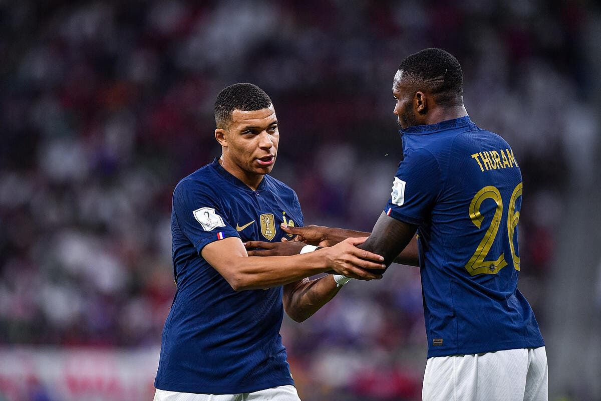 Kylian Mbappé est chaud, ça va parler mercato en équipe de France