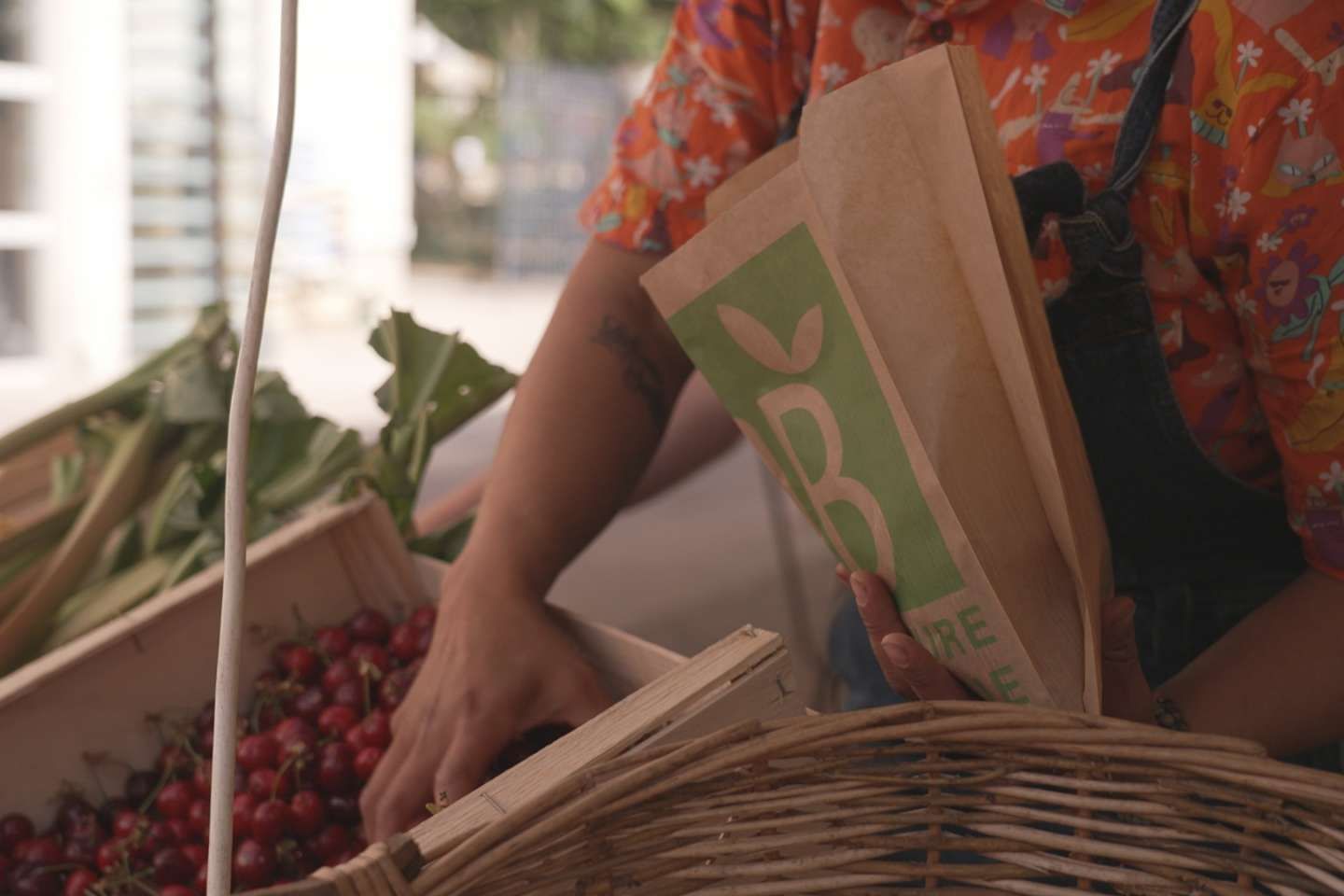 " Alerte sur le bio ! " : " Cash Investigation " cherche la petite bête sur France 2