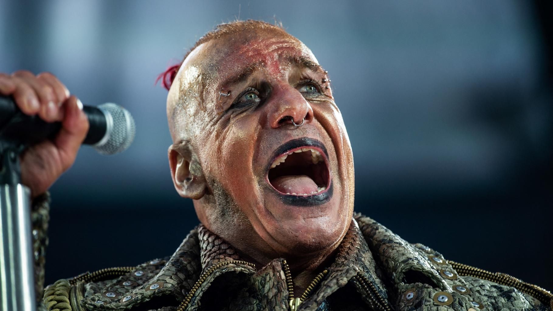 Le chanteur de Rammstein accusé d’agressions sexuelles, le gouvernement allemand demande des mesures