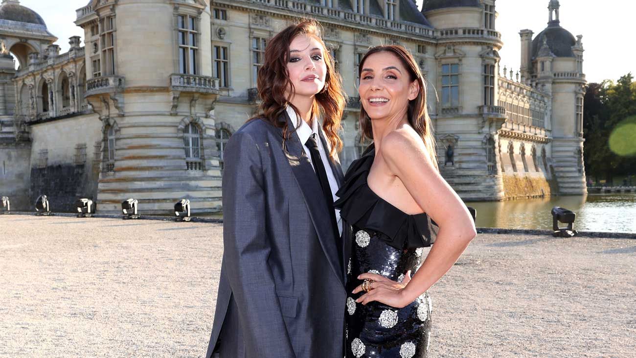 La princesse Vittoria de Savoie au défilé Valentino à Chantilly : le château transformé en podium attire les royautés