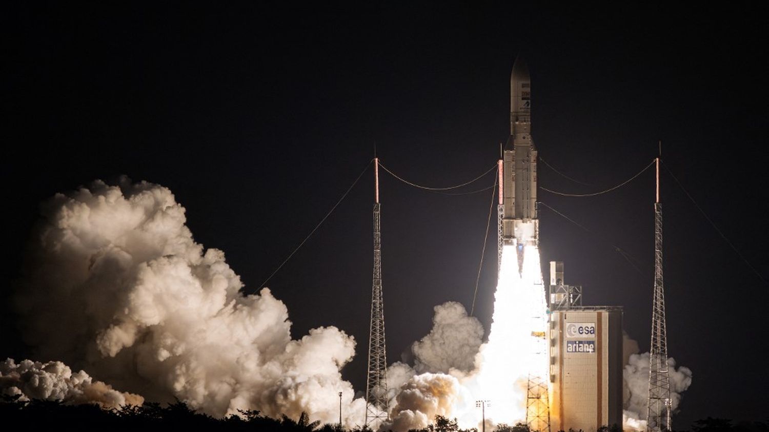 La dernière fusée Ariane 5 a décollé avec succès pour son dernier vol