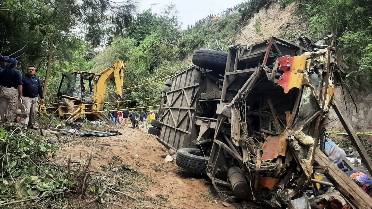 Mexique : la chute d'un car dans un ravin fait 29 morts et 19 blessés