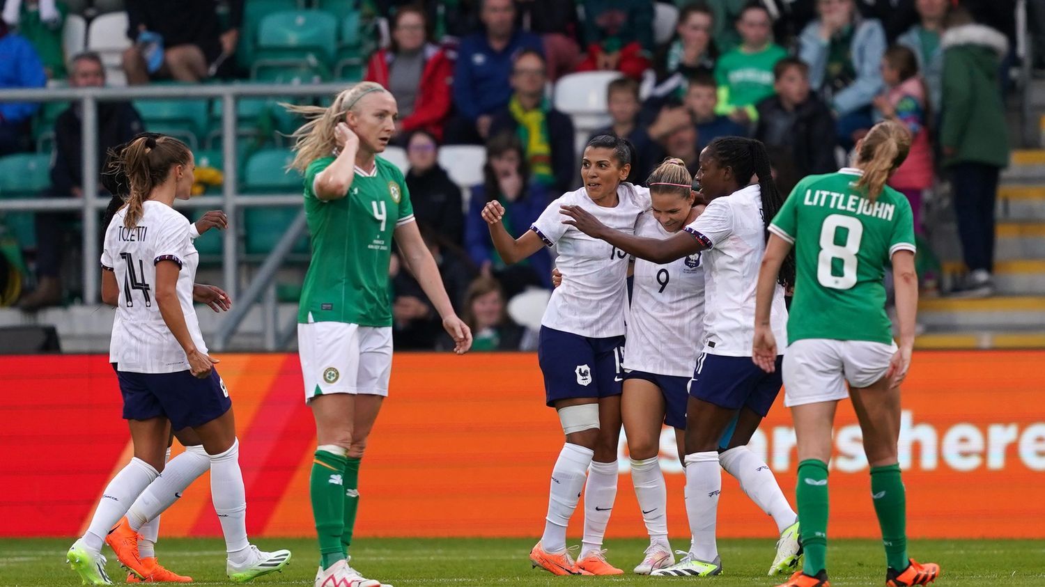 Coupe du monde de football : les Bleues s'imposent largement en Irlande pour leur premier match de préparation