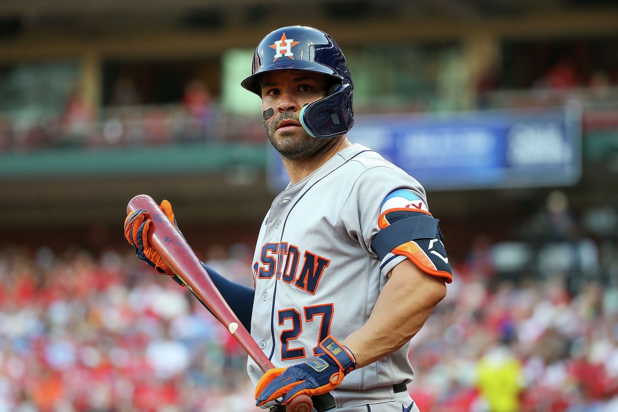 Astros make series of roster moves as Jose Altuve heads to IL