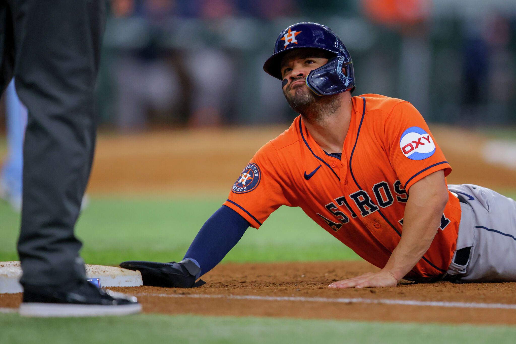 Ailing Astros shut down Jose Altuve for now