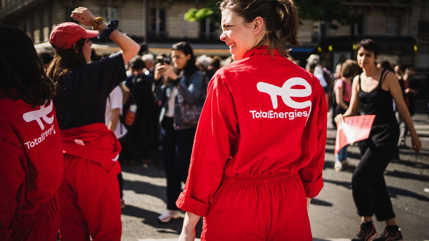 TotalEnergies accusé d'"inaction climatique" : une procédure d'ONG et de collectivités jugée irrecevable par le tribunal de Paris