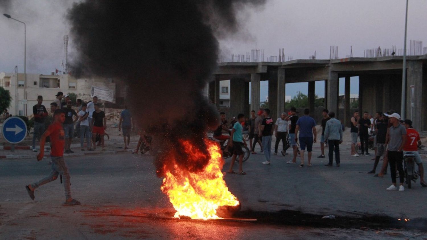 Tunisie : ce que l'on sait de la situation à Sfax, où les migrants subsahariens sont victimes de violences et de vagues d'arrestations