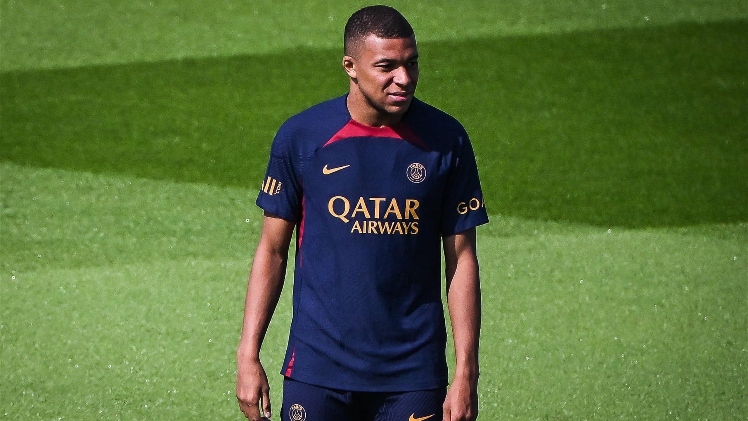 Mercato I PSG : Kylian Mbappé parti pour rester à l'écart, le Real Madrid attendrait un signe du joueur