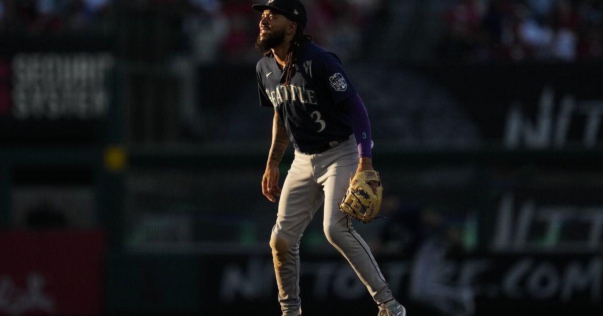 Why do defensive metrics hate Mariners’ J.P. Crawford so much?