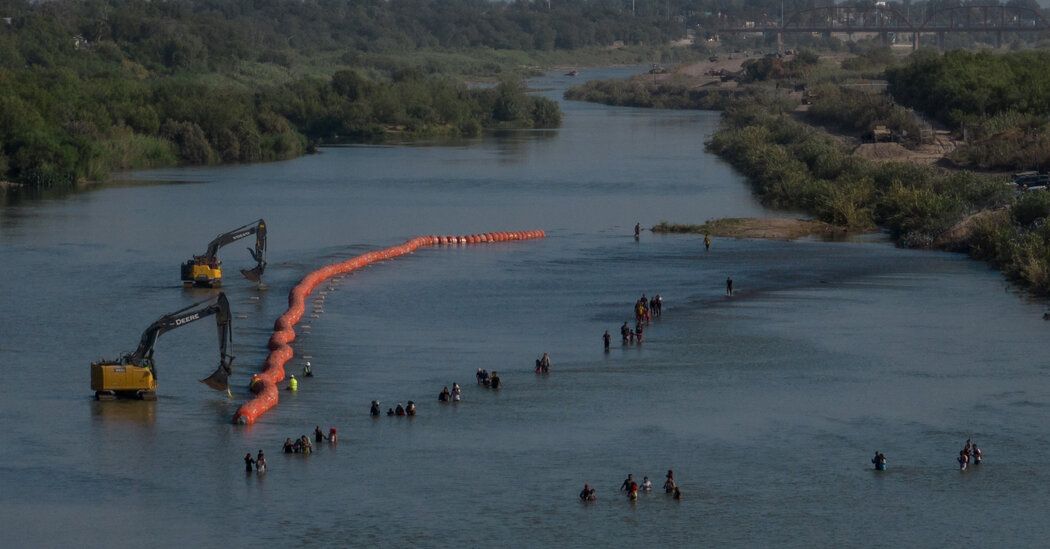 Judge Orders Texas to Move Barrier From Middle of the Rio Grande