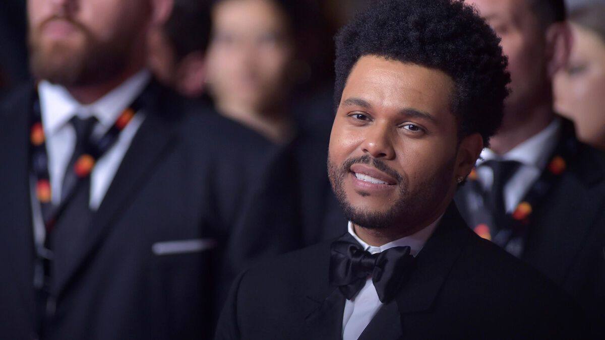 Le titre " Heart on my Sleeve ", du faux duo Drake et The Weeknd, généré par une IA, éligible aux Grammy Awards