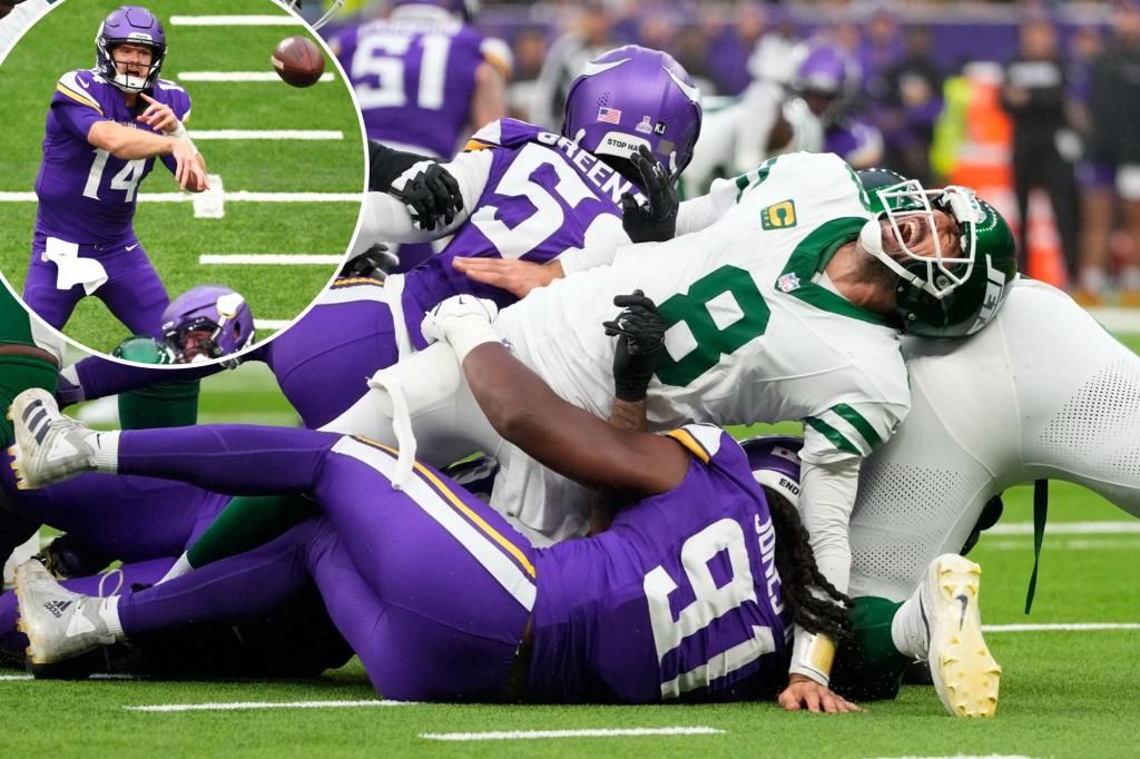 Aaron Rodgers pick ends Jets' comeback hopes in loss to Vikings