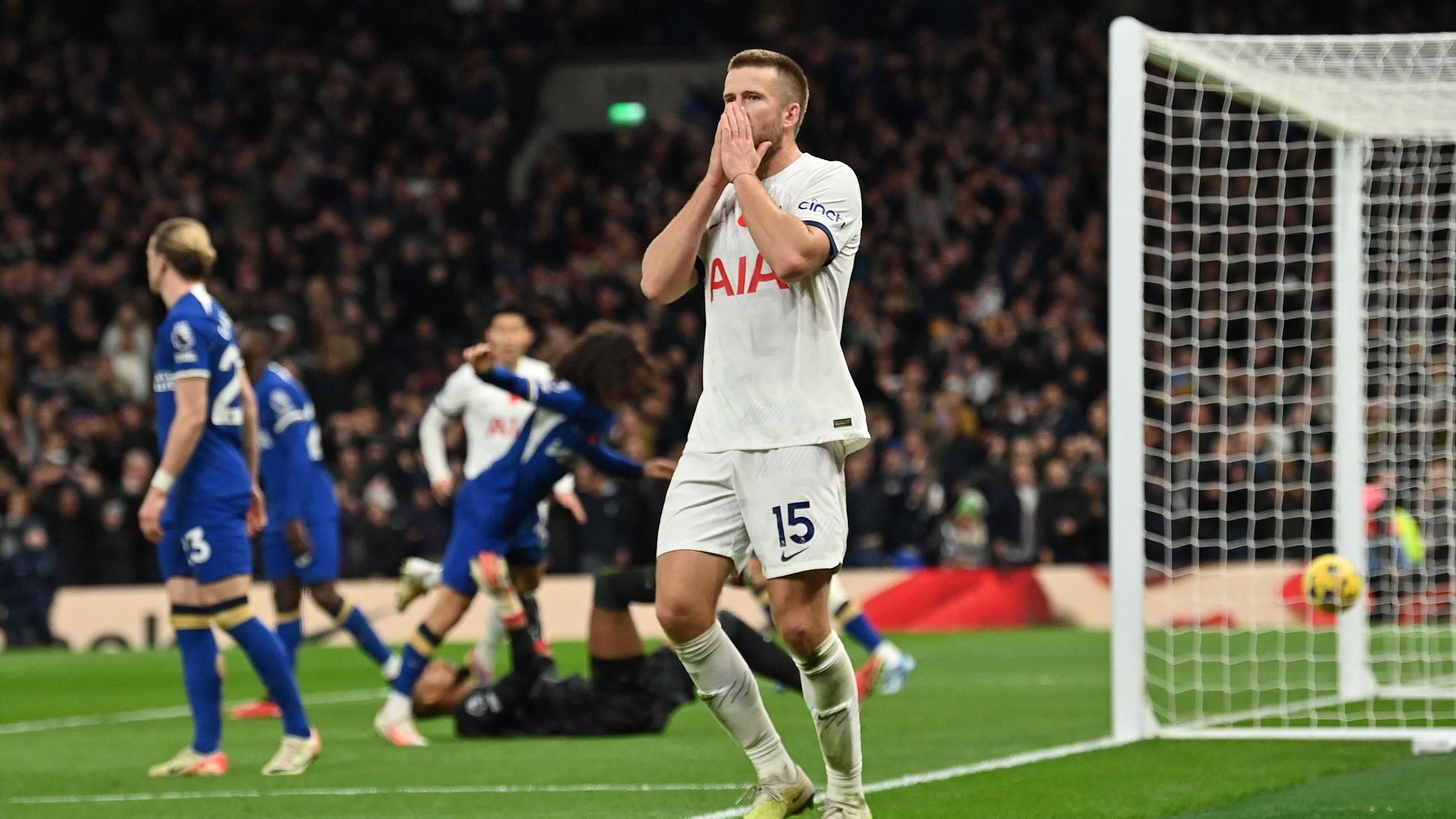 Premier League : Tottenham, réduit à neuf, tombe devant Chelsea (1-4) et laisse Manchester City seul en tête