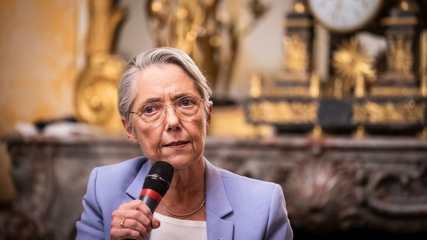 Attentat près de la tour Eiffel : Elisabeth Borne se dit prête à aller "plus loin" pour protéger les Français