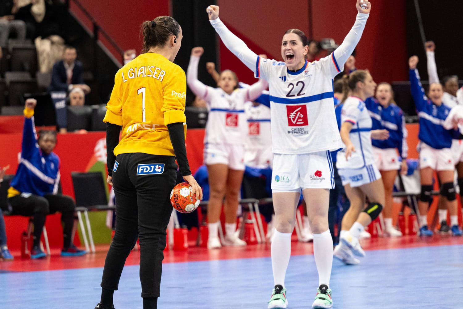 HANDBALL. France - Monténégro : Intraitables face au Monténégro les Bleus se rapprochent des demies, le direct