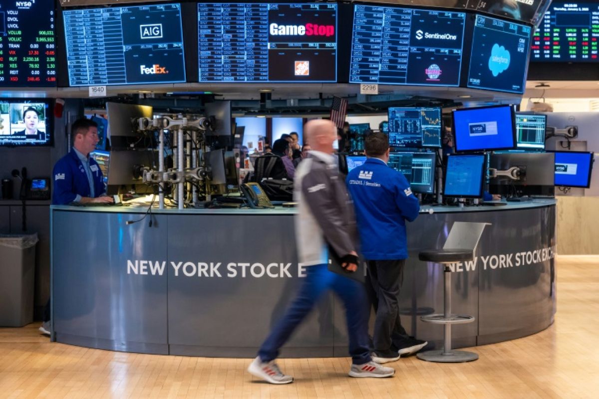 Wall Street termine en forte baisse, lestée par la tech et les taux obligataires