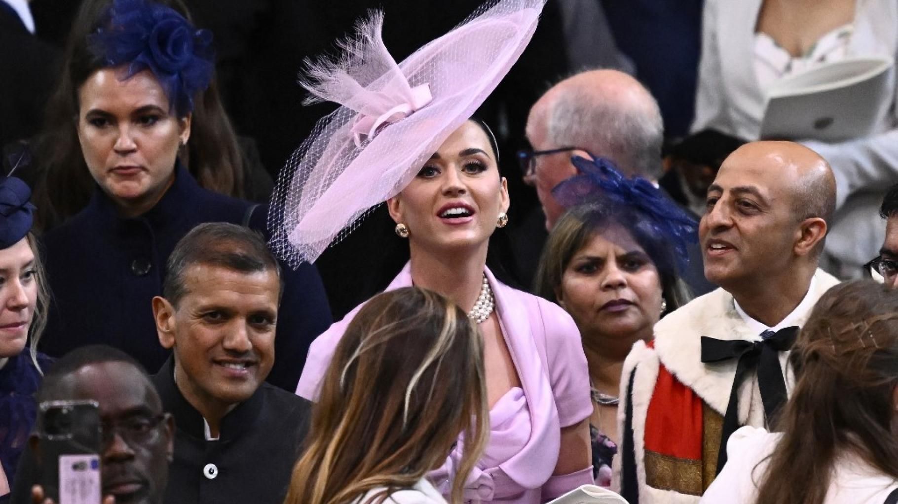 Après le couronnement de Charles III, Katy Perry répond à cette vidéo devenue virale