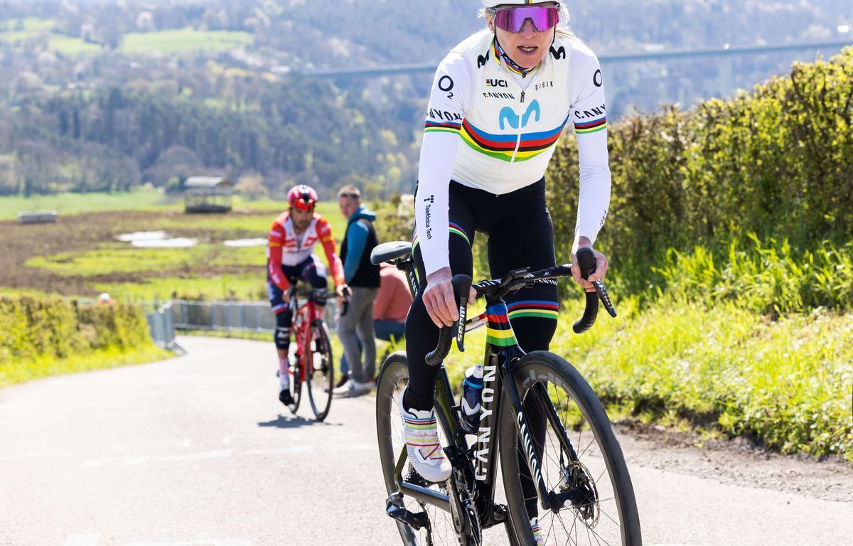 Van Vleuten remporte le Tour d'Espagne pour 9 secondes au lendemain d'une bordure controversée