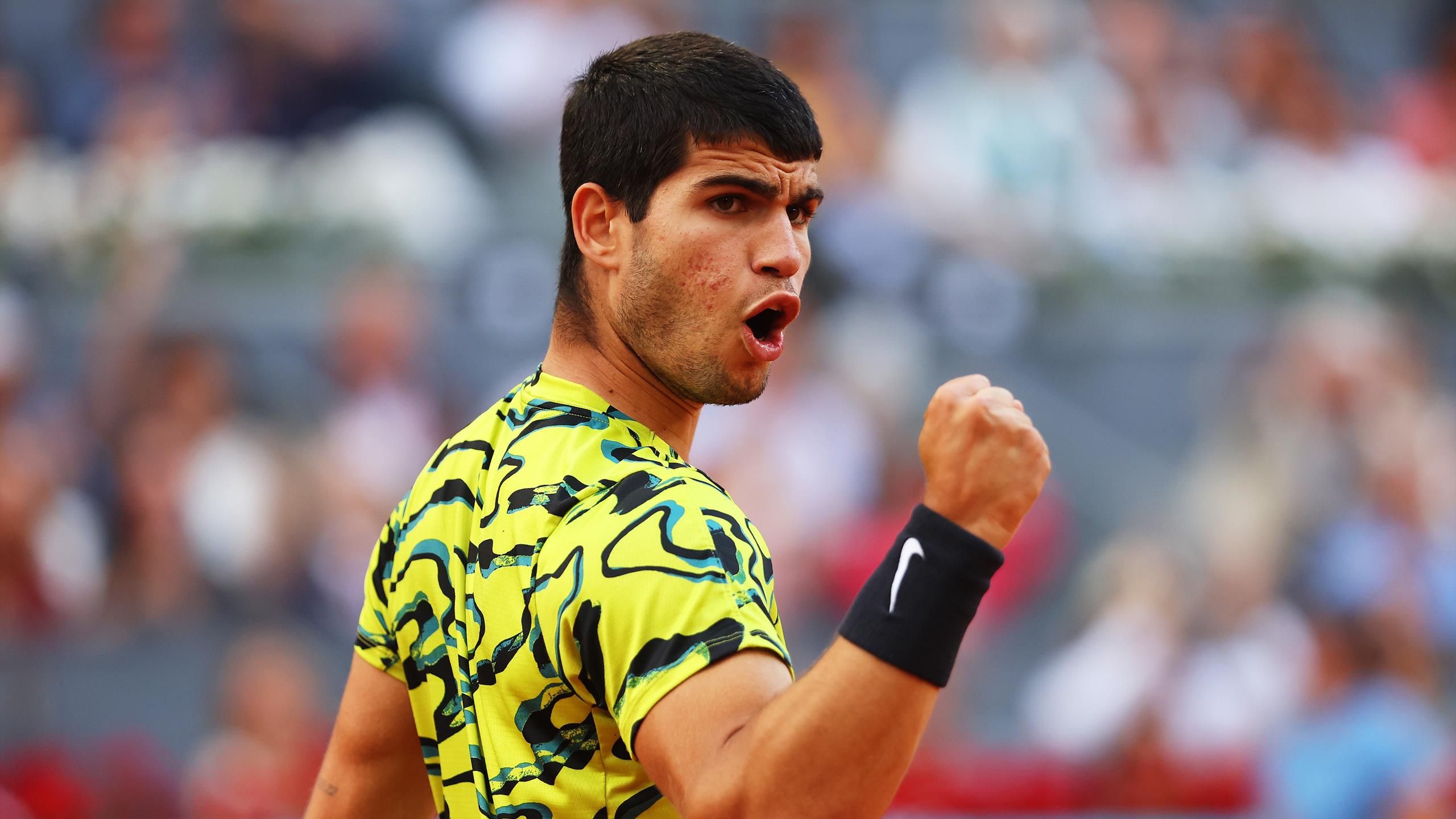 Carlos Alcaraz conserve son titre au Masters 1000 de Madrid en dominant Jan-Lennard Struff en 3 sets