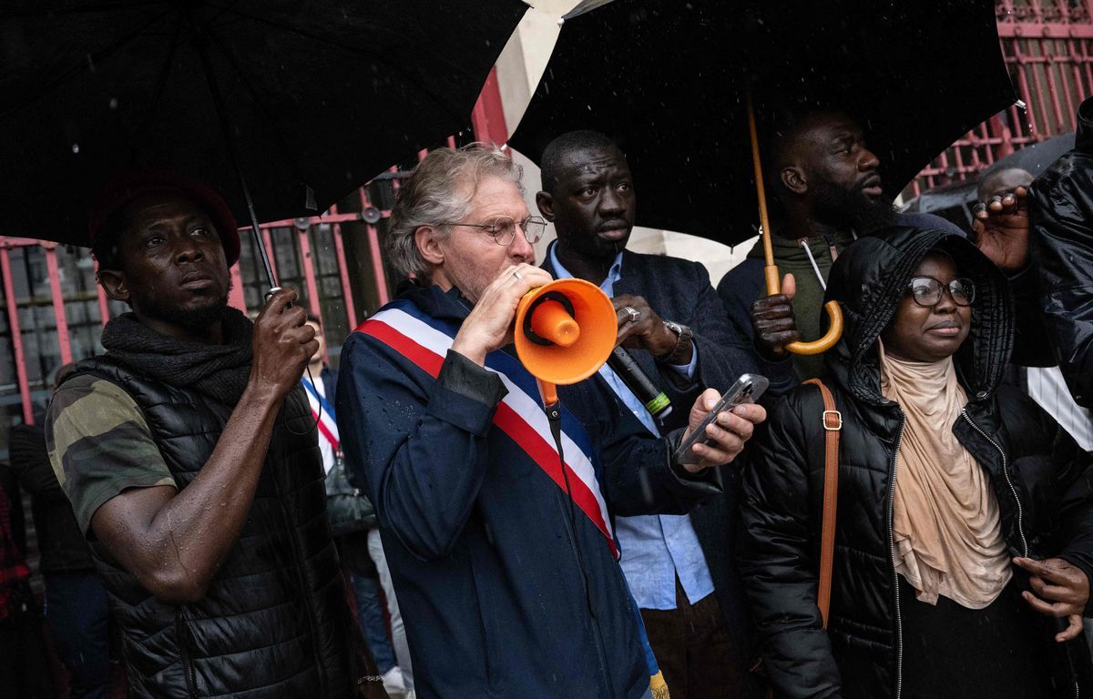 Paris : Des manifestants en soutien à des ados percutés par la police